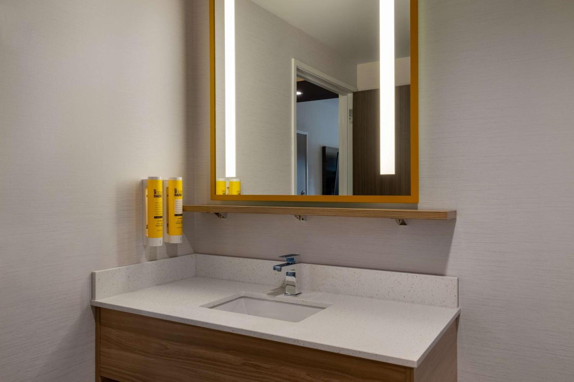 Tru By Hilton Ankeny Hotell Exteriör bild