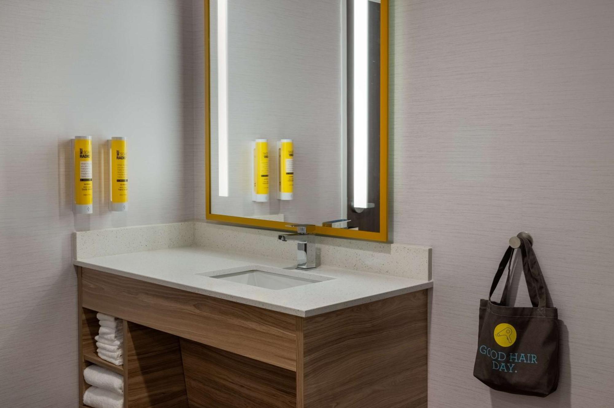 Tru By Hilton Ankeny Hotell Exteriör bild
