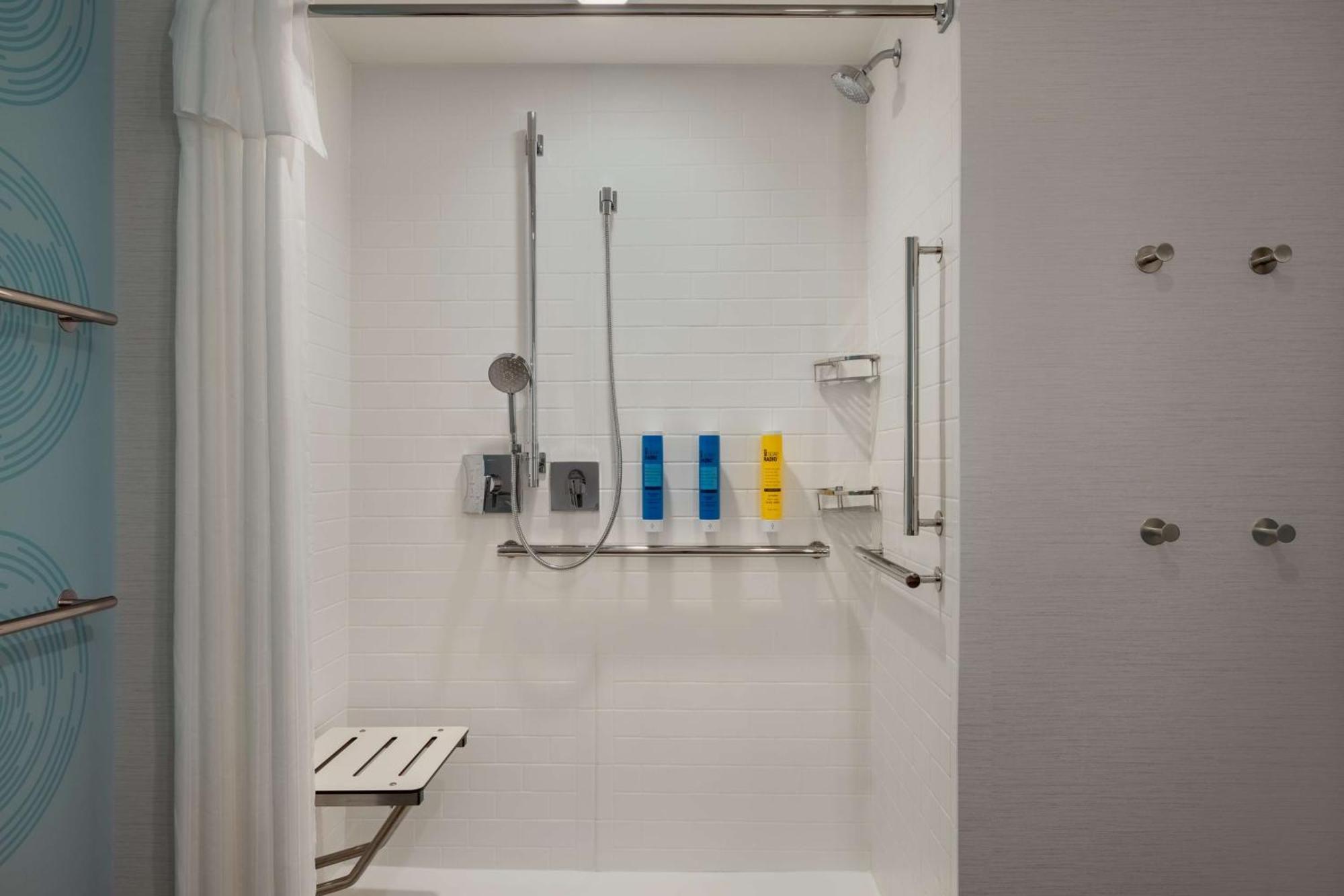 Tru By Hilton Ankeny Hotell Exteriör bild